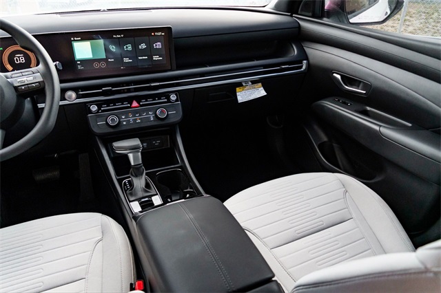 2026 Hyundai Santa Cruz SE Image 16 of 25