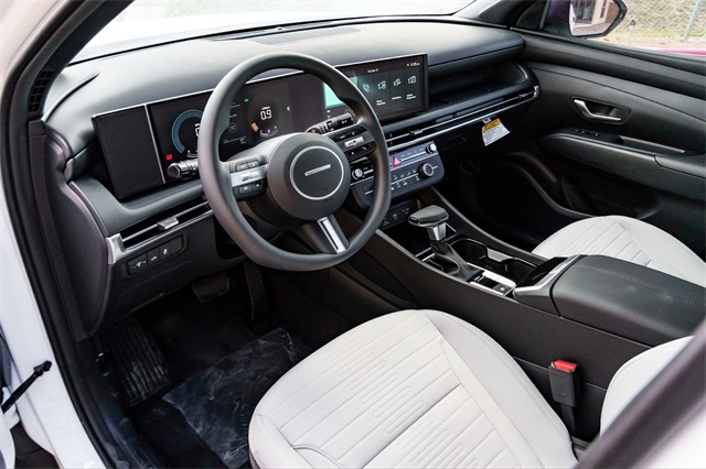 2026 Hyundai Santa Cruz SE Image 13 of 25