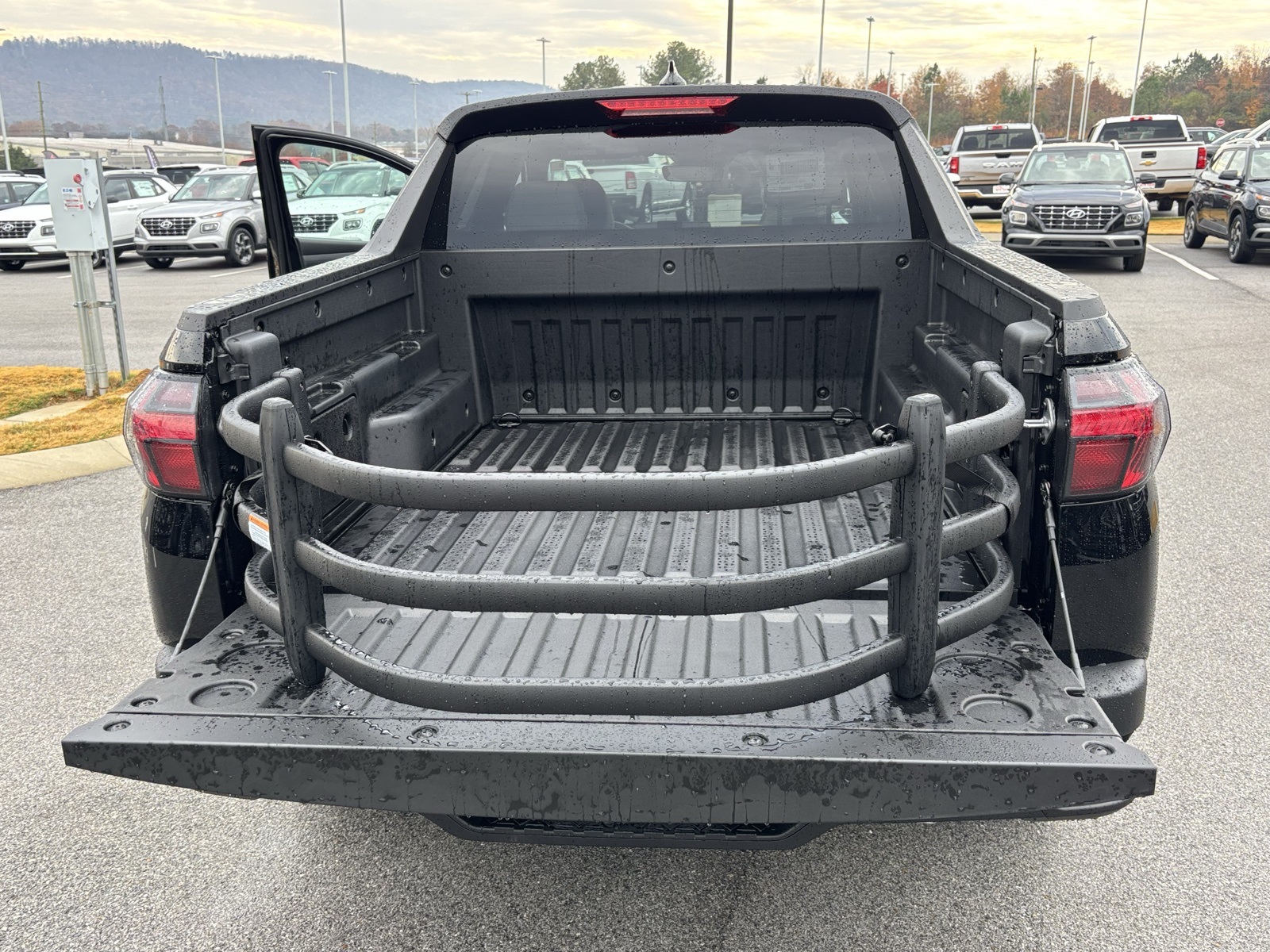 2026 Hyundai Santa Cruz SE Image 9 of 23