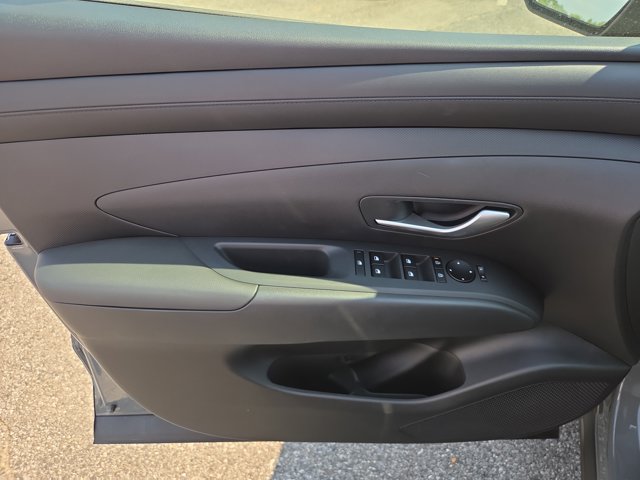 2026 Hyundai Santa Cruz SE Image 10 of 12