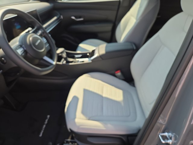 2026 Hyundai Santa Cruz SE Image 6 of 12