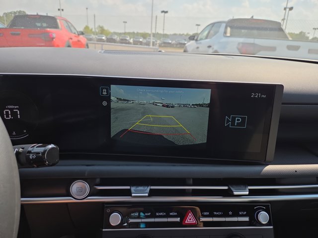 2026 Hyundai Santa Cruz SE Image 8 of 12