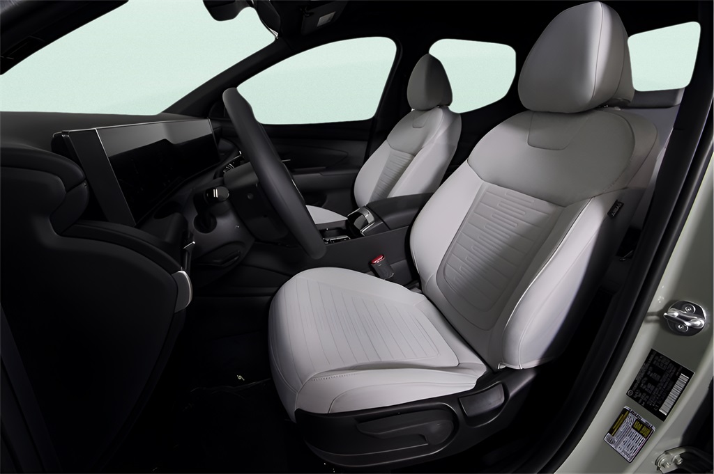 2026 Hyundai Santa Cruz SE Image 13 of 32