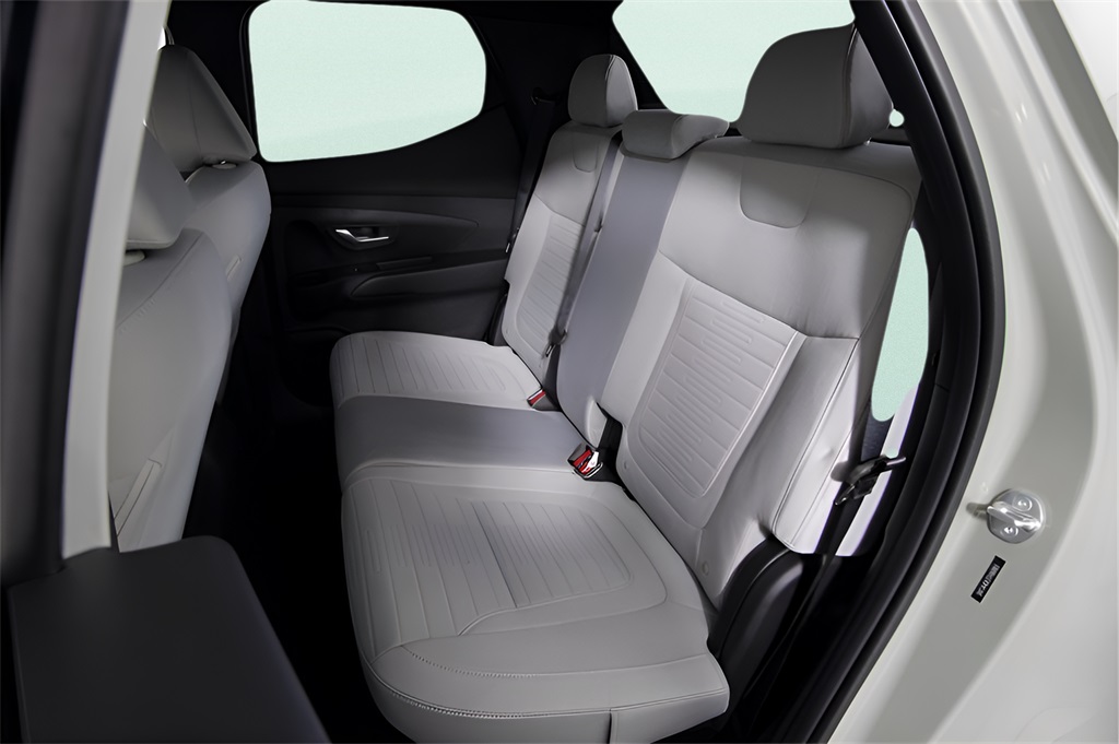 2026 Hyundai Santa Cruz SE Image 11 of 32