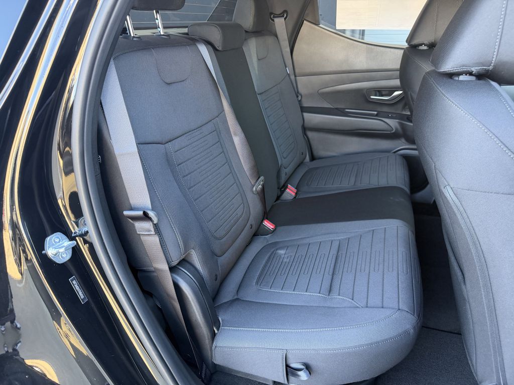 2026 Hyundai Santa Cruz SE Image 11 of 27