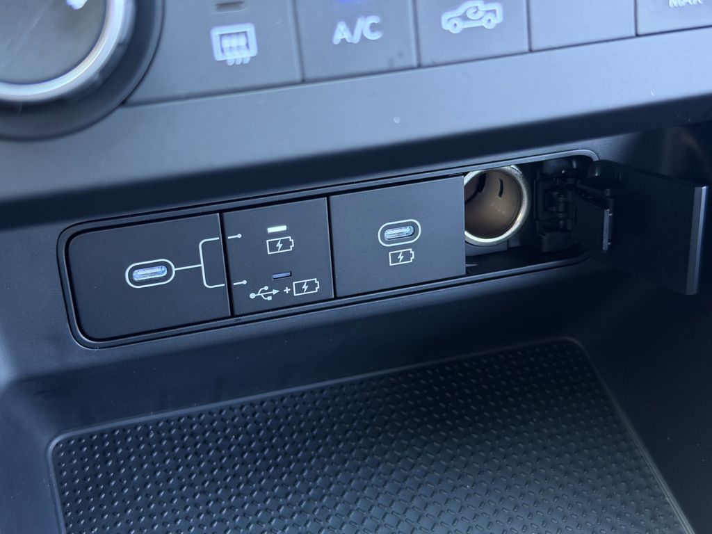 2026 Hyundai Santa Cruz SE Image 24 of 27