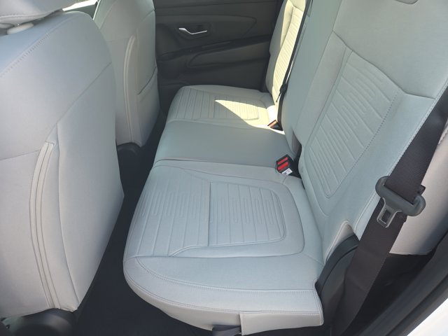 2026 Hyundai Santa Cruz SE Image 5 of 12