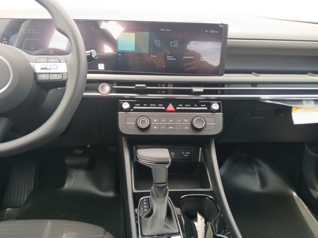 2026 Hyundai Santa Cruz SE Image 14 of 16