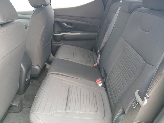 2026 Hyundai Santa Cruz SE Image 10 of 16