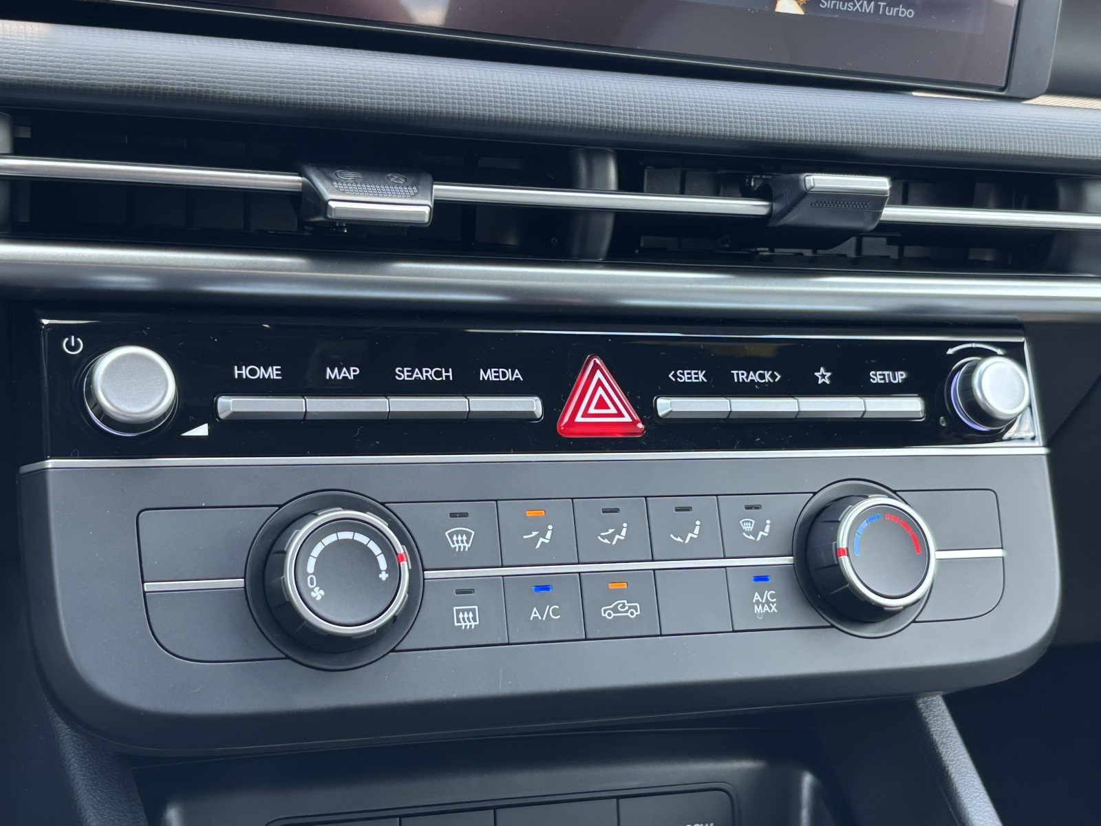 2026 Hyundai Santa Cruz SE Image 15 of 23