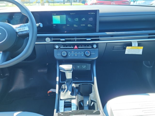 2026 Hyundai Santa Cruz SE Image 8 of 12