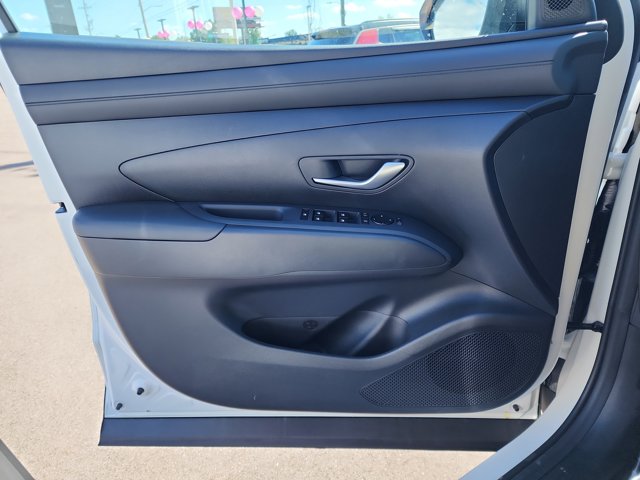 2026 Hyundai Santa Cruz SE Image 10 of 12