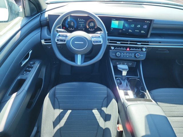 2026 Hyundai Santa Cruz SE Image 7 of 12