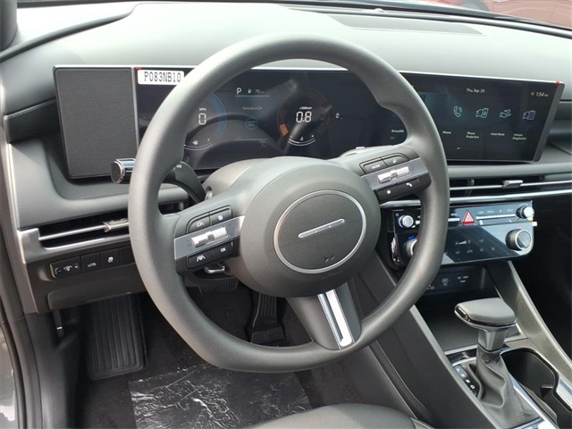 2026 Hyundai Santa Cruz SEL Image 9 of 14