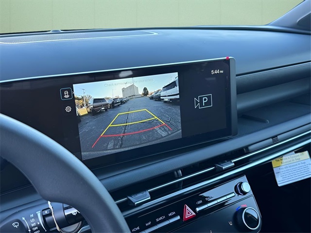 2026 Hyundai Santa Cruz SEL Image 12 of 22