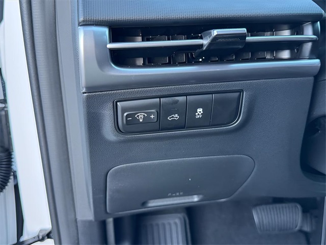 2026 Hyundai Santa Cruz SEL Image 16 of 22