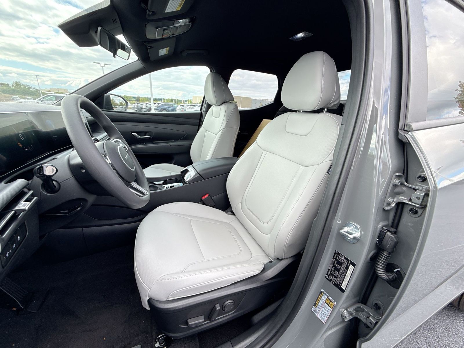 2026 Hyundai Santa Cruz SEL Image 16 of 27