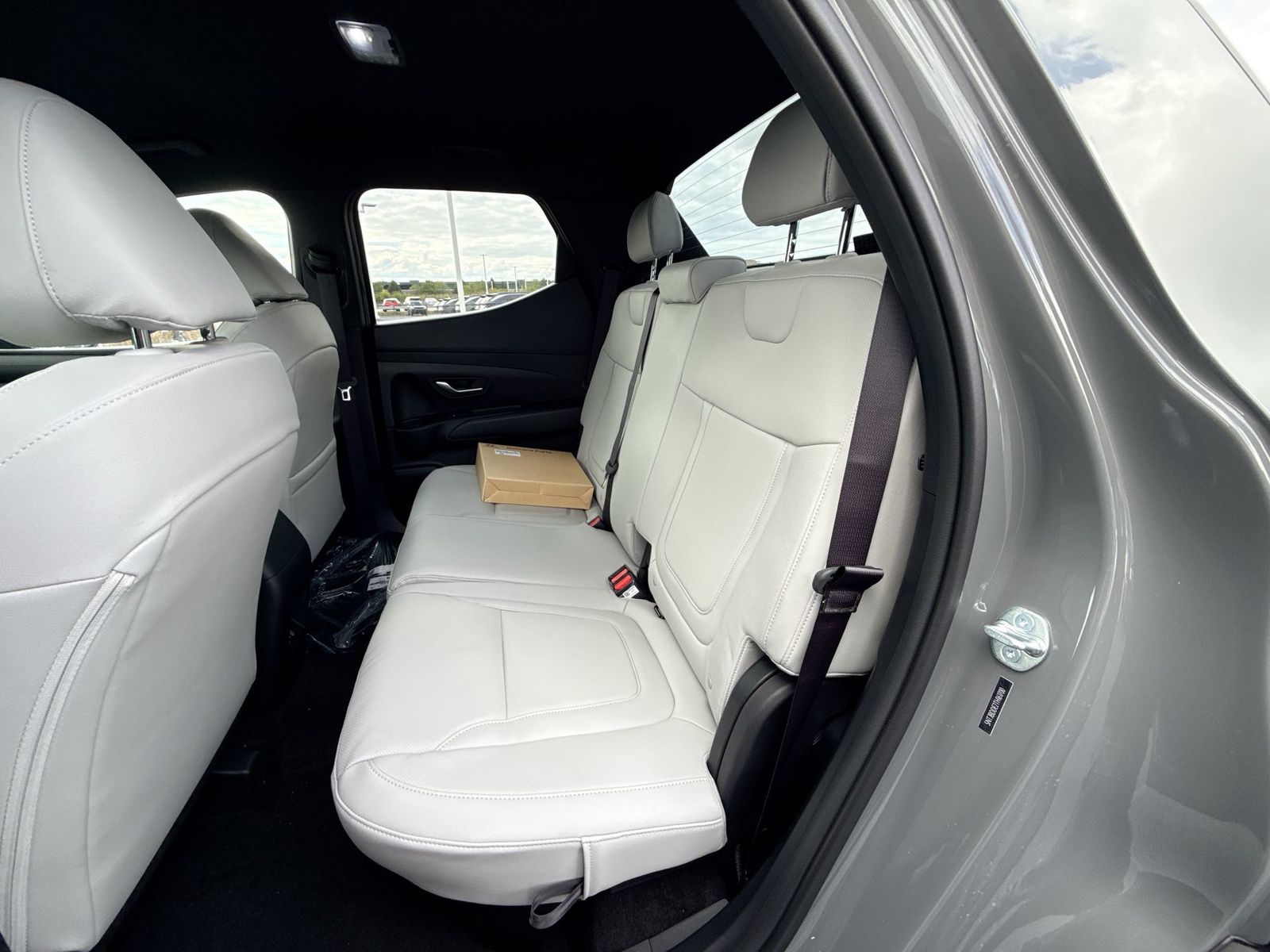 2026 Hyundai Santa Cruz SEL Image 14 of 27