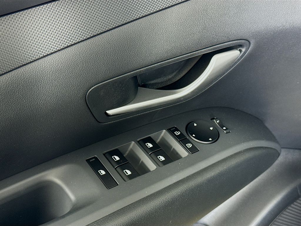 2026 Hyundai Santa Cruz SEL Image 27 of 30