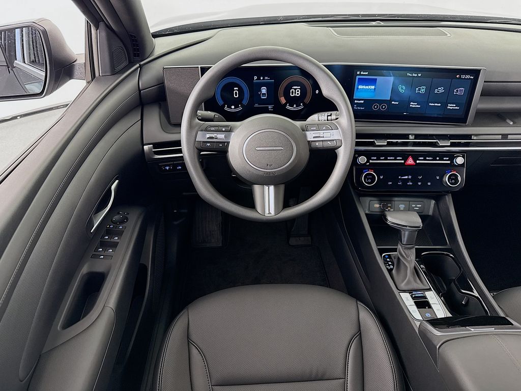 2026 Hyundai Santa Cruz SEL Image 17 of 30