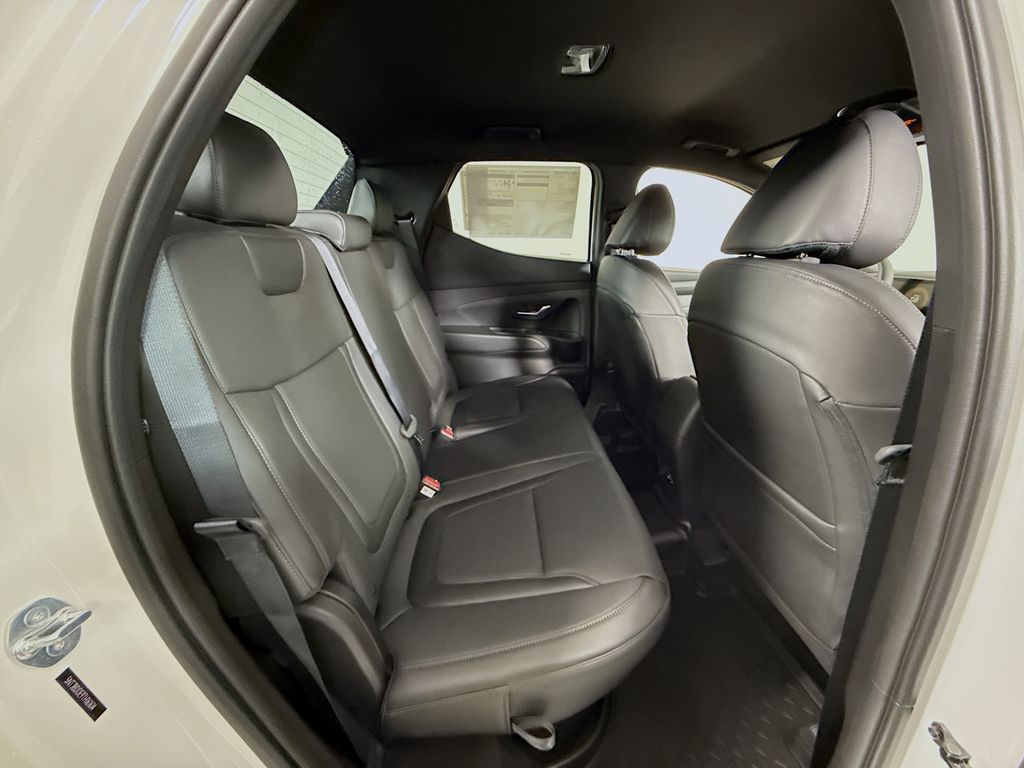 2026 Hyundai Santa Cruz SEL Image 15 of 30