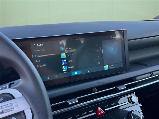 2026 Hyundai Santa Cruz SEL Image 12 of 19