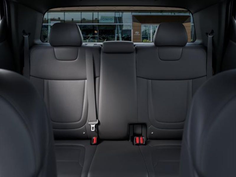 2026 Hyundai Santa Cruz SEL Image 9 of 17