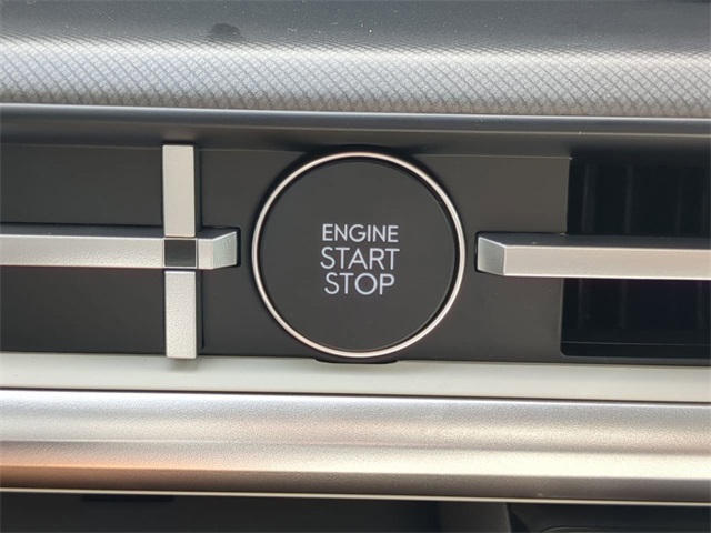 2026 Hyundai Santa Fe SE Image 14 of 39