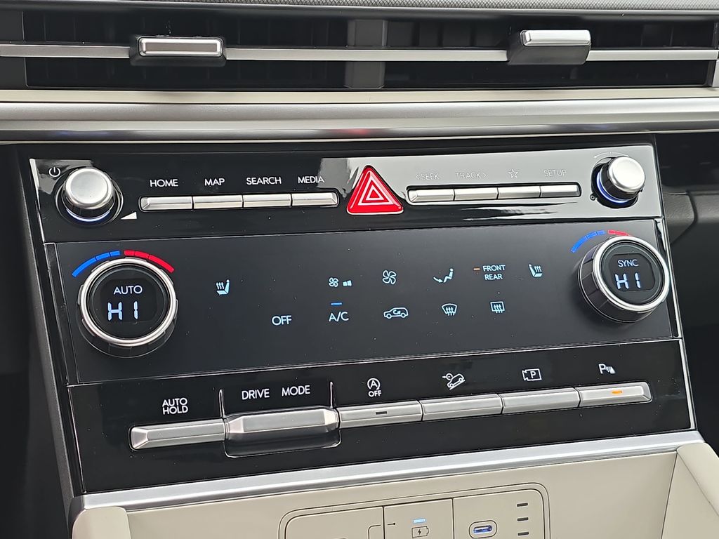 2026 Hyundai Santa Fe SEL Image 20 of 34