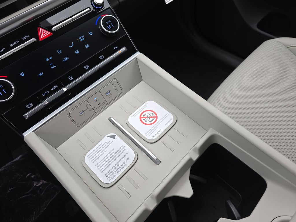 2026 Hyundai Santa Fe SEL Image 28 of 34
