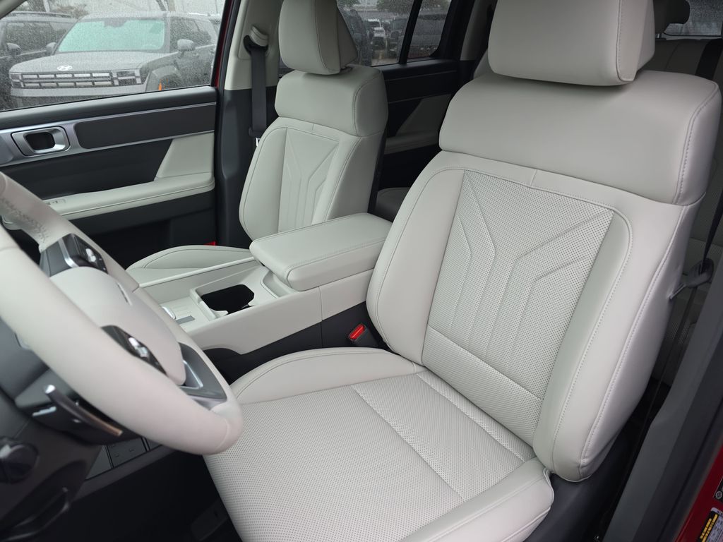 2026 Hyundai Santa Fe SEL Image 16 of 34