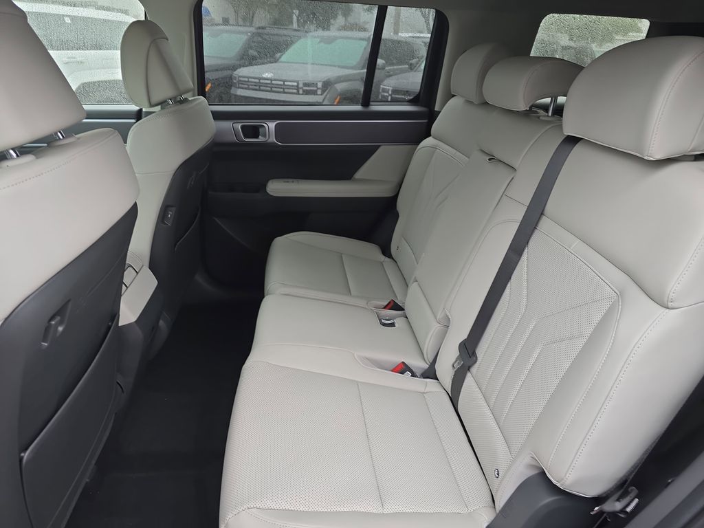 2026 Hyundai Santa Fe SEL Image 14 of 34