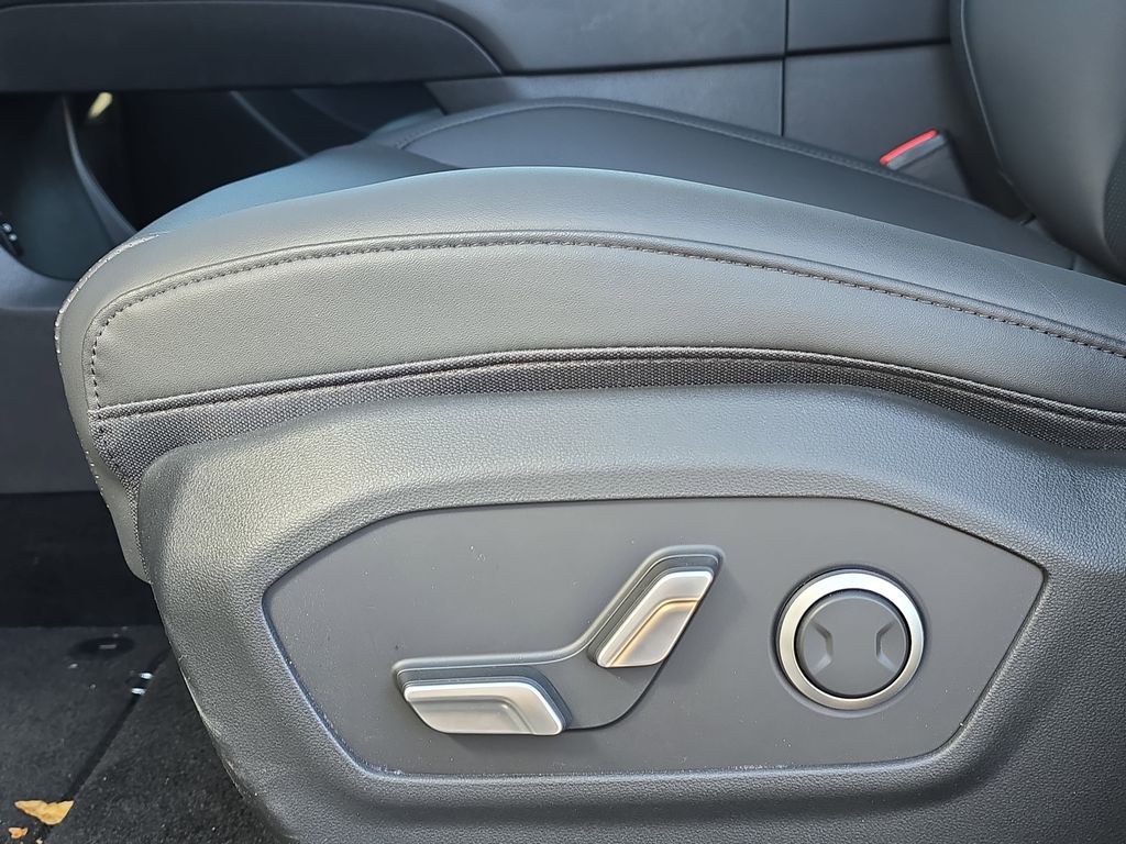 2026 Hyundai Santa Fe SEL Image 31 of 35