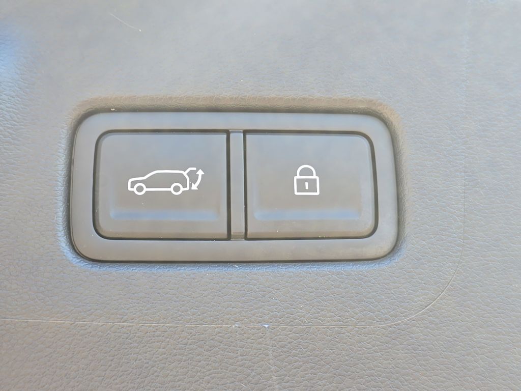 2026 Hyundai Santa Fe SEL Image 26 of 35