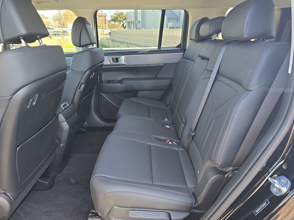 2026 Hyundai Santa Fe SEL Image 16 of 35