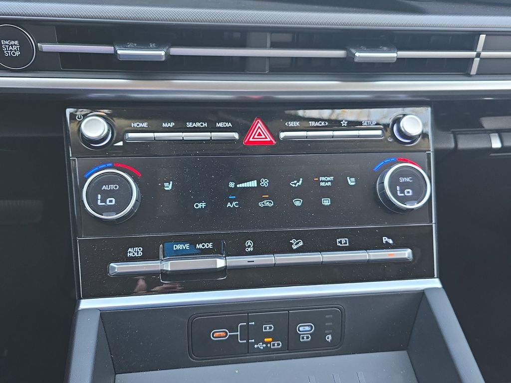 2026 Hyundai Santa Fe SEL Image 24 of 35