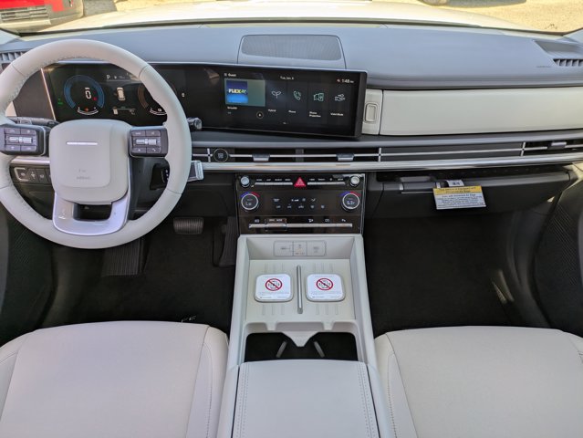 2026 Hyundai Santa Fe Hybrid SE Image 11 of 31