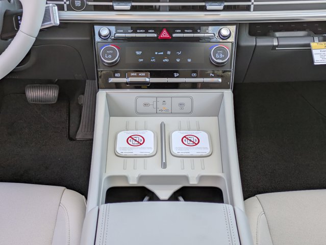 2026 Hyundai Santa Fe Hybrid SE Image 18 of 31