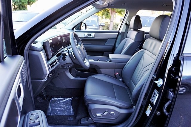 2026 Hyundai Santa Fe Hybrid SEL Image 17 of 41