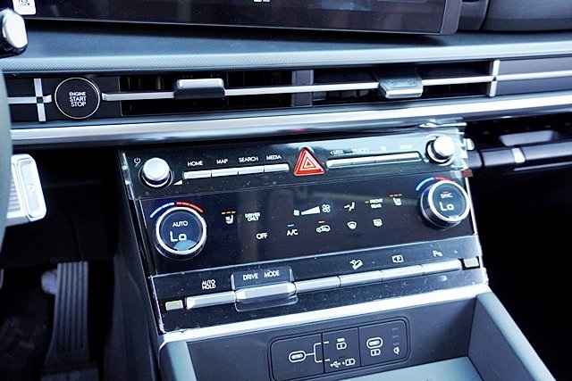 2026 Hyundai Santa Fe Hybrid SEL Image 28 of 41