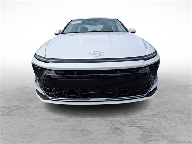 2026 Hyundai Sonata SE Image 2 of 5