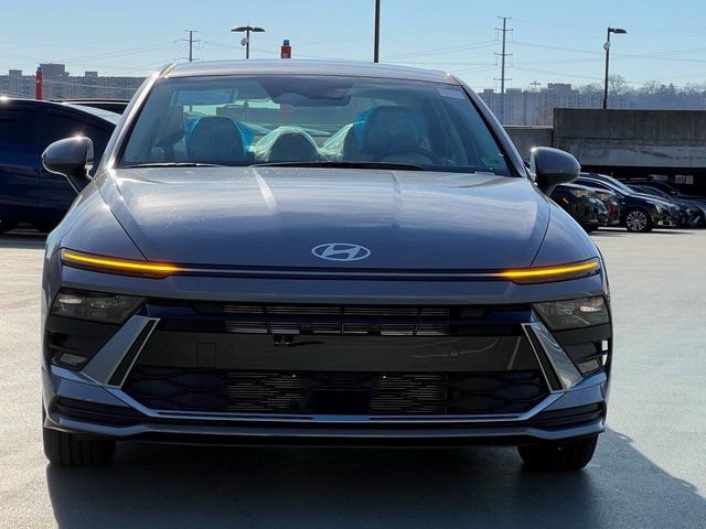 2026 Hyundai Sonata SE Image 2 of 15