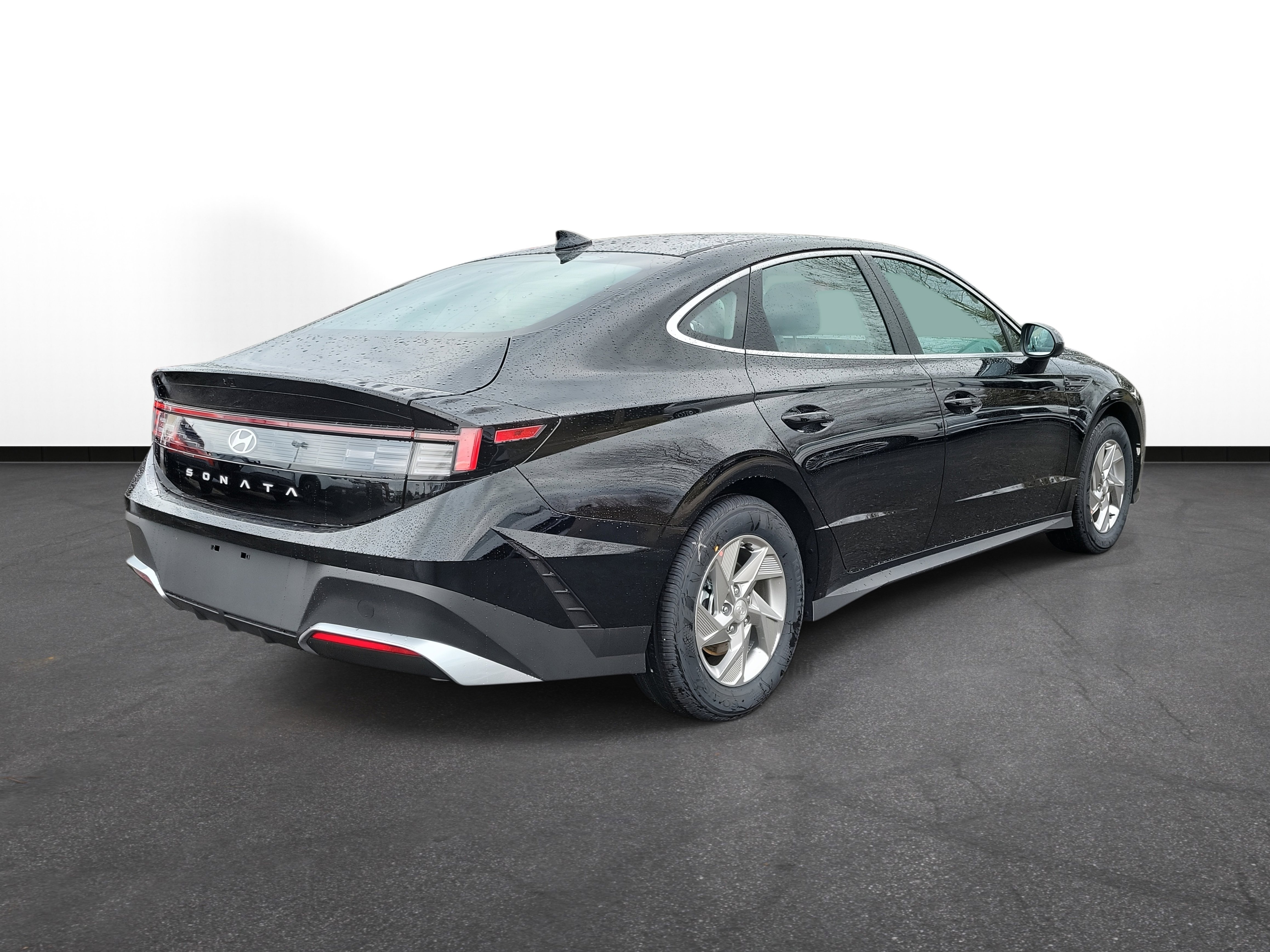 2026 Hyundai Sonata SE Image 3 of 30