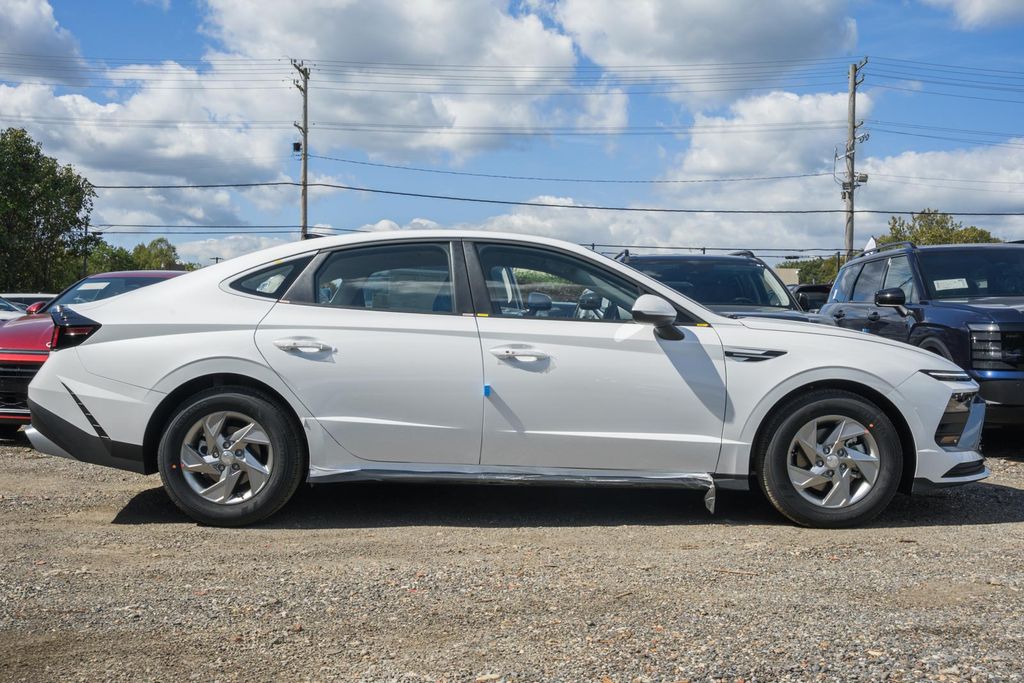 2026 Hyundai Sonata SE Image 3 of 39
