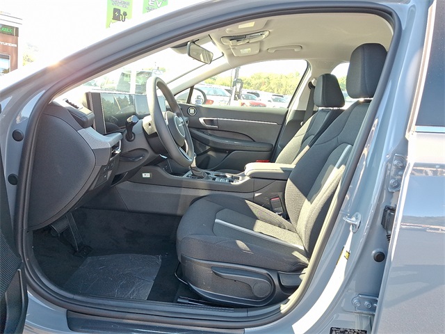 2026 Hyundai Sonata SE Image 5 of 13