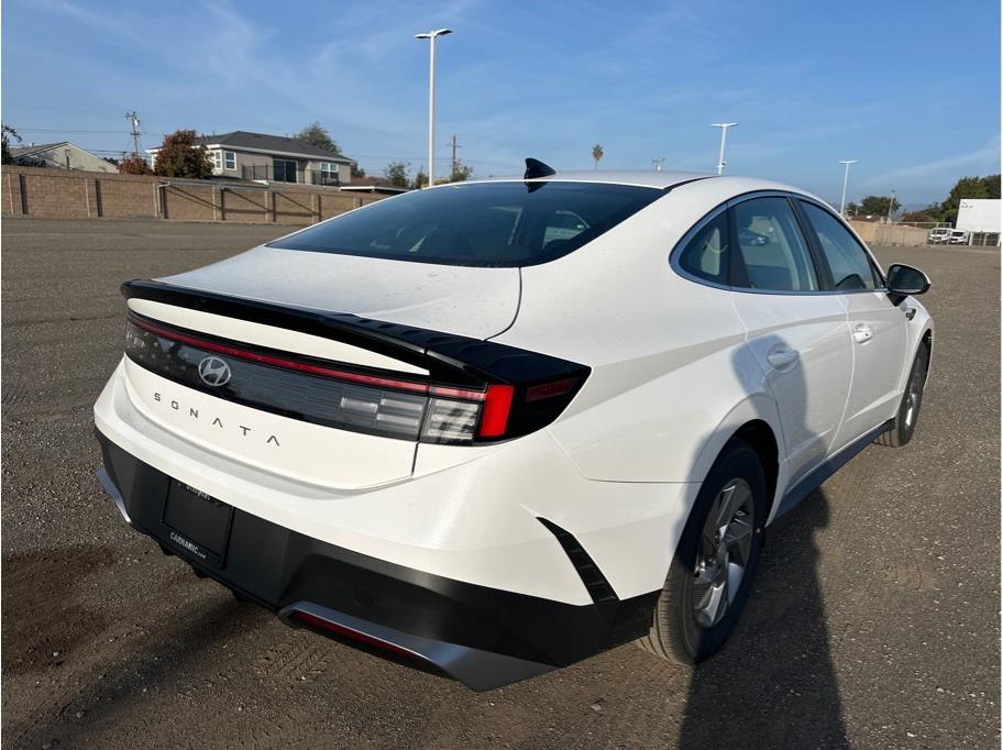 2026 Hyundai Sonata SE Image 5 of 23