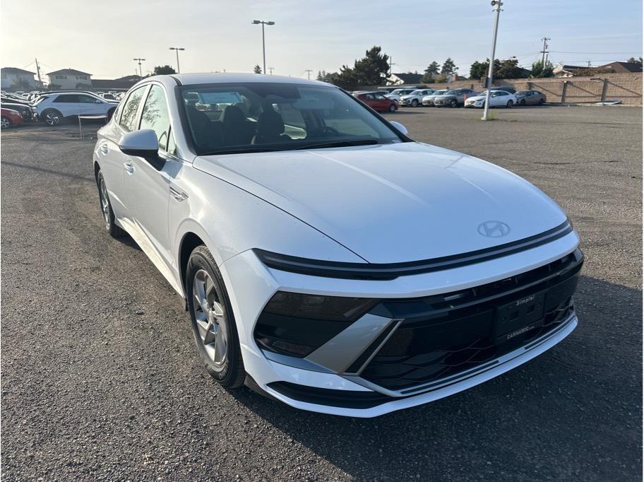 2026 Hyundai Sonata SE Image 3 of 23