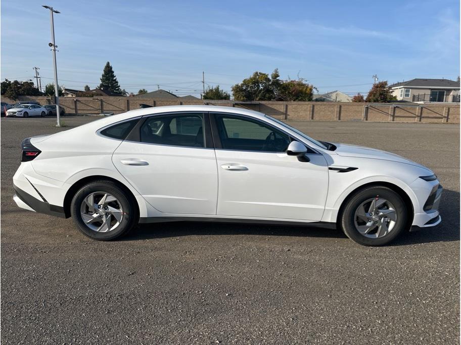 2026 Hyundai Sonata SE Image 4 of 23