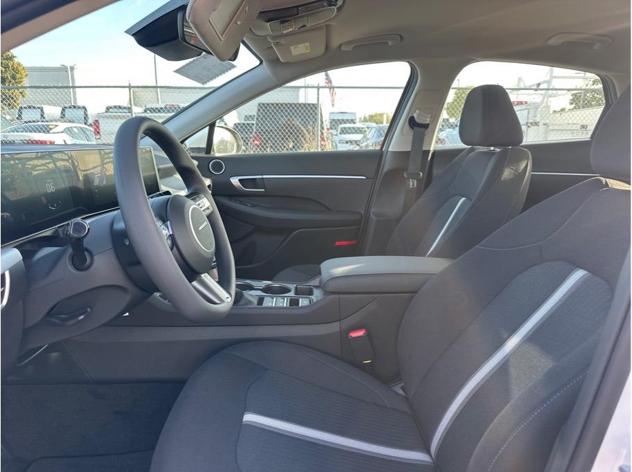 2026 Hyundai Sonata SE Image 12 of 23