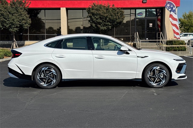 2026 Hyundai Sonata SEL Sport Image 5 of 24